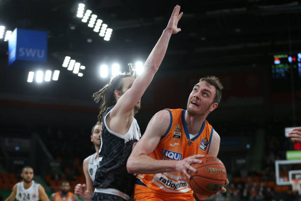 他们一位以 他们一位以